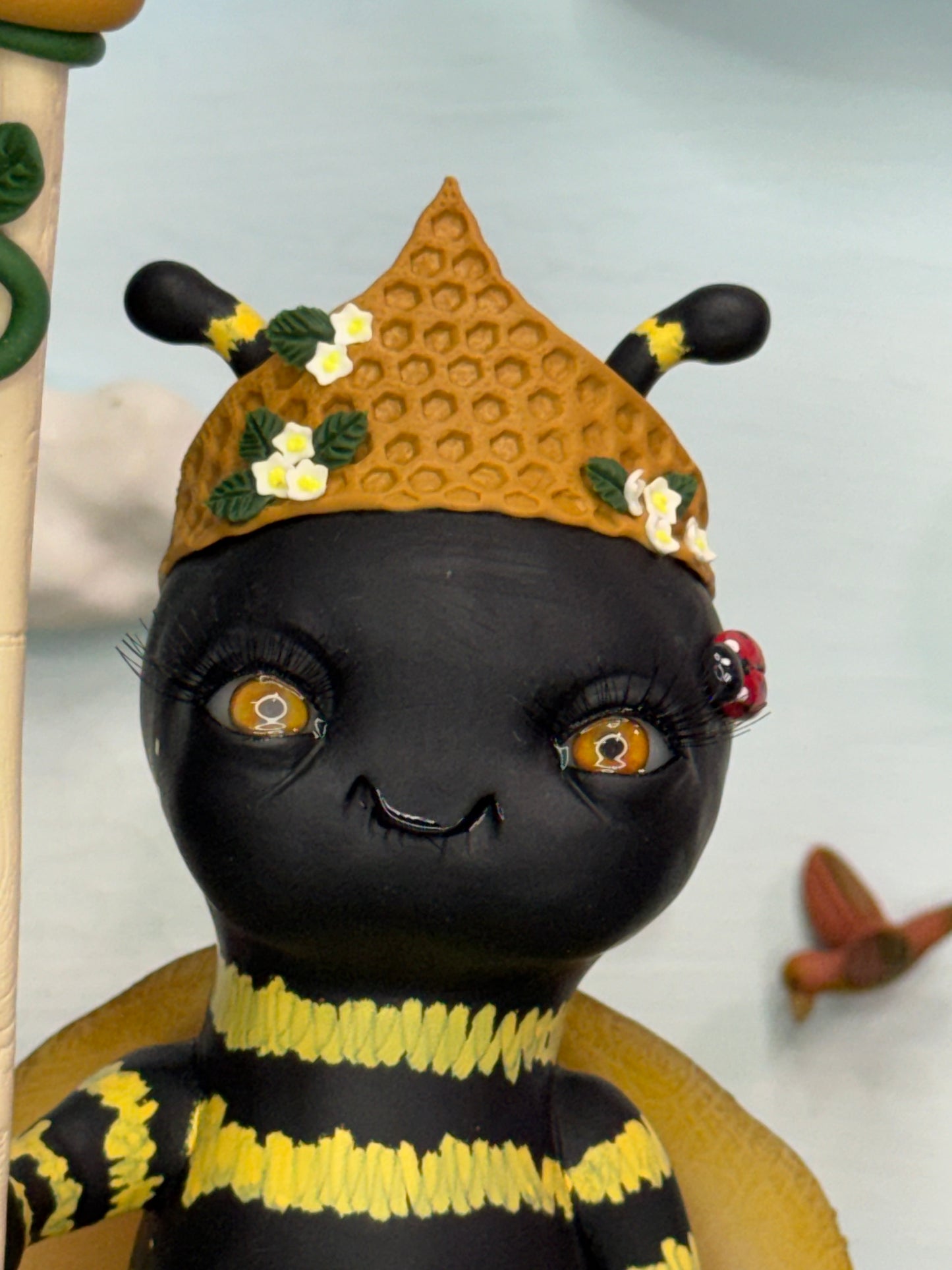 The Queen Bee Loveez - BeeAnca
