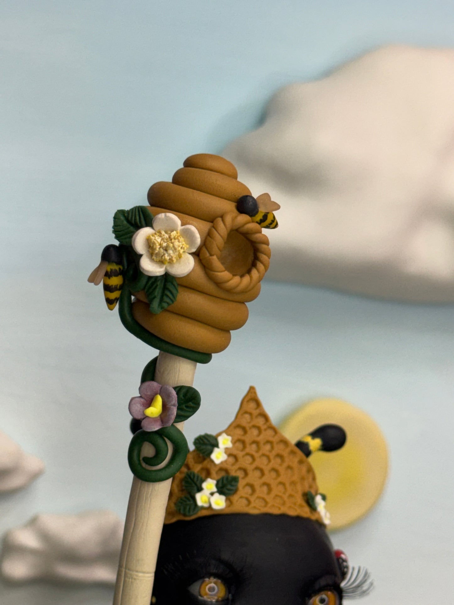 The Queen Bee Loveez - BeeAnca