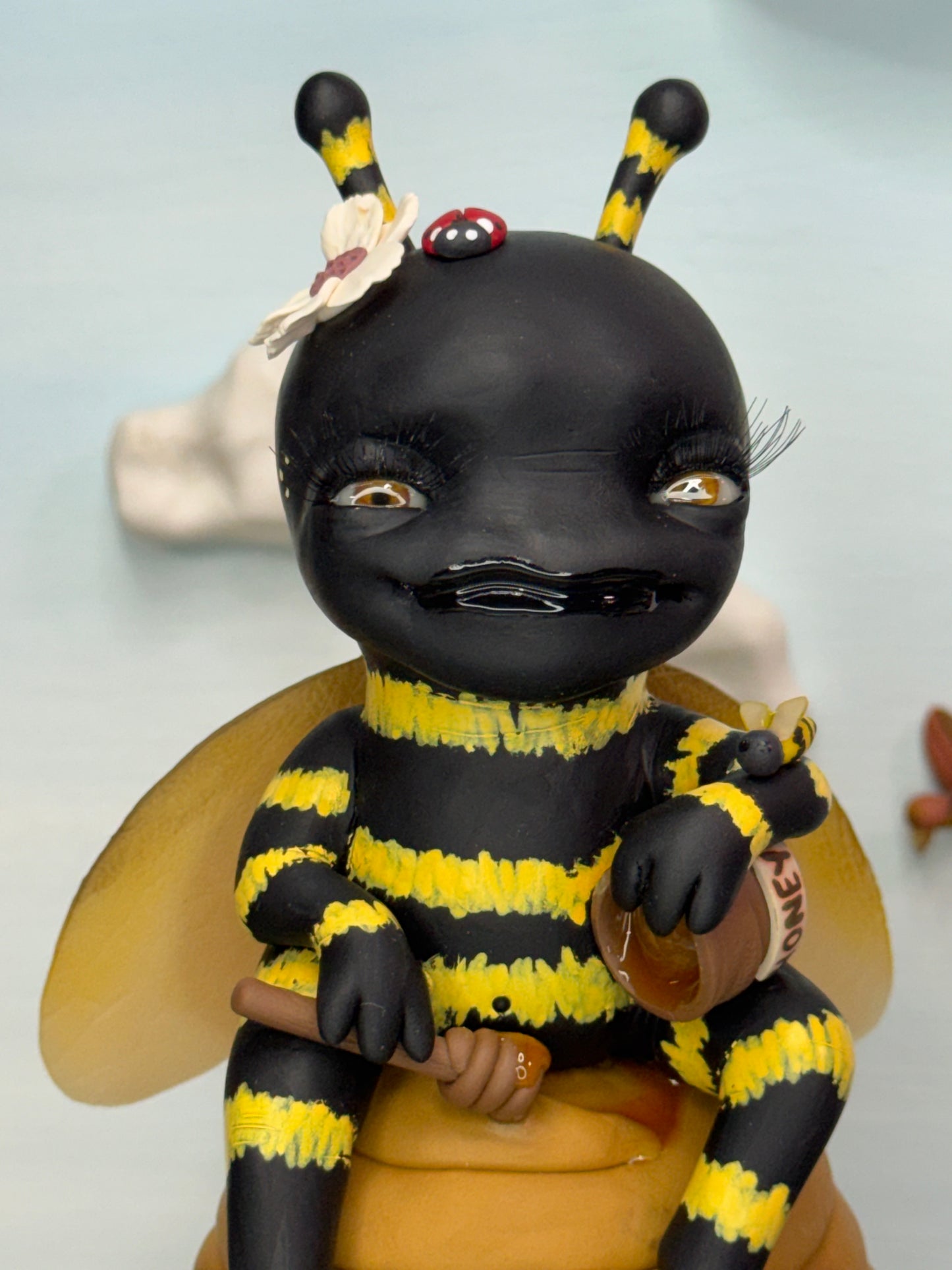 Bee Loveez on Hive - Buzz