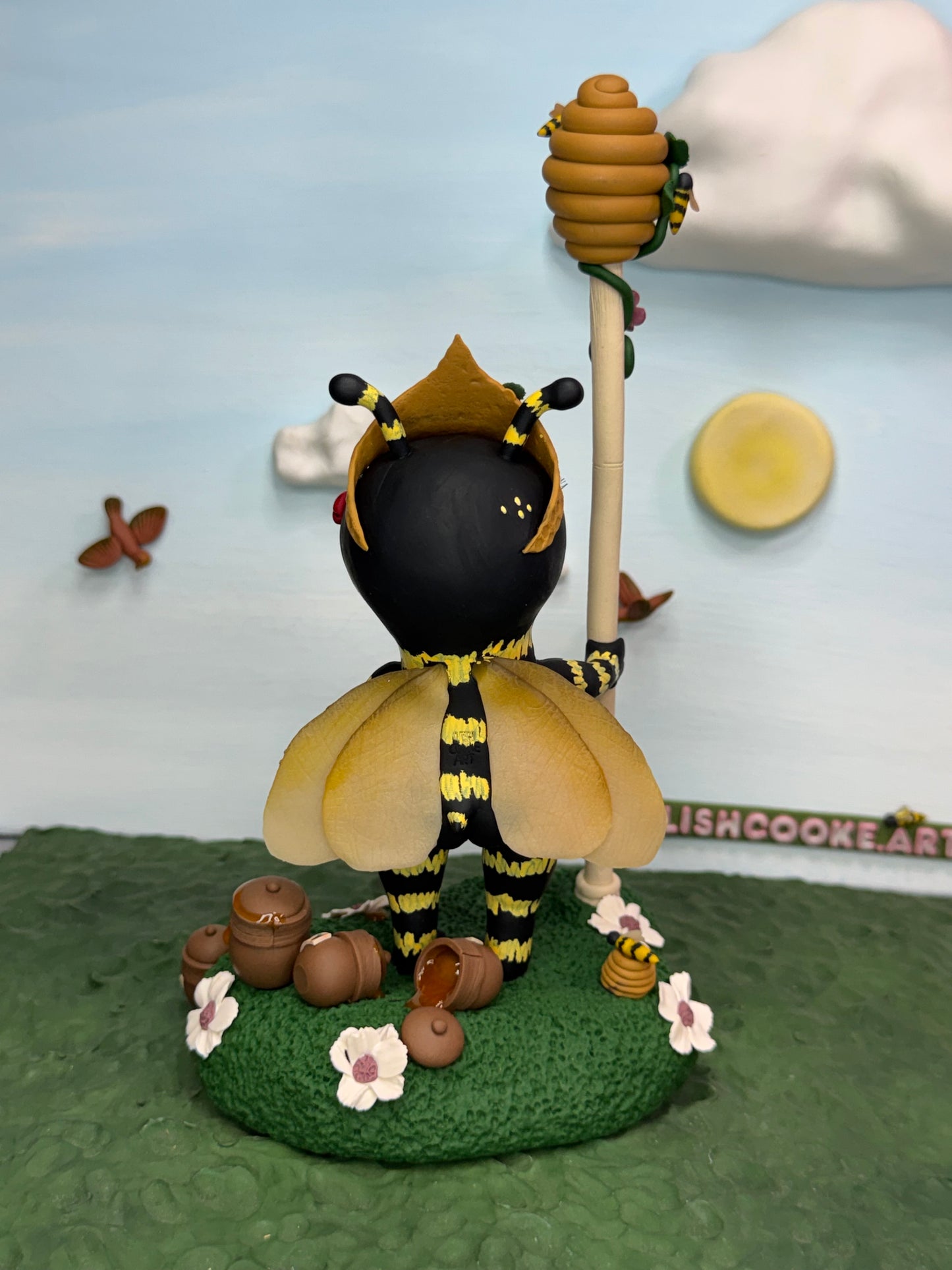 The Queen Bee Loveez - BeeAnca